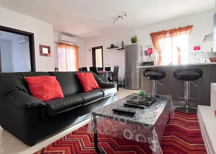 Modern Spacious 2Bd Penthouse With 2 Terraces - Close To Luqa Airport