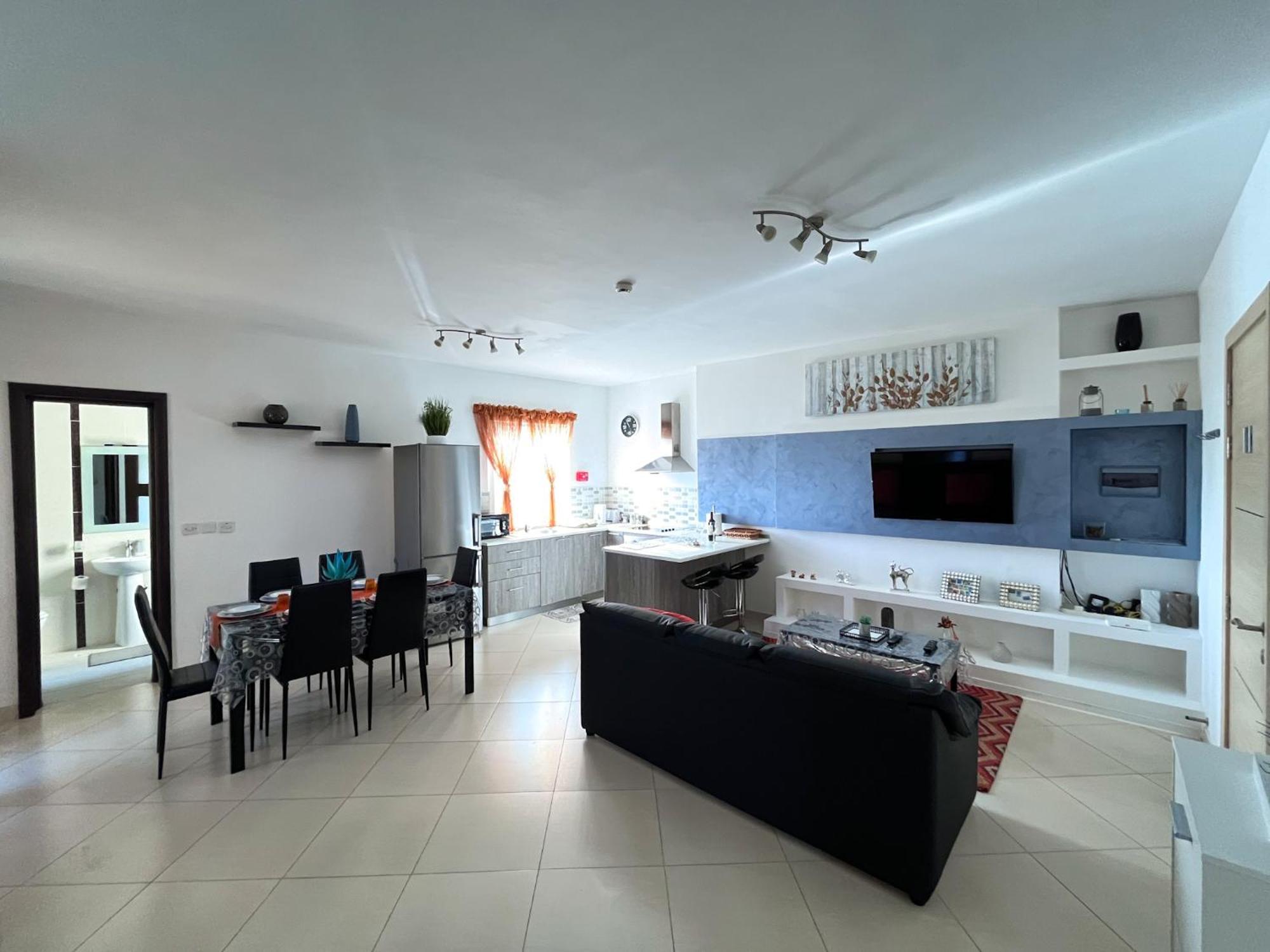 Modern Spacious 2bd Penthouse With 2 Terraces - Close To Airport Lägenhet